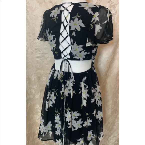 Lulus flower dress - Picture 2 of 2